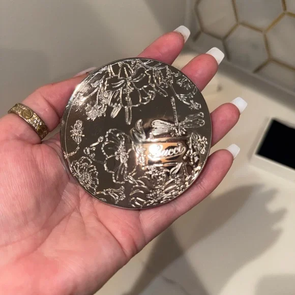 New Gucci Silver Flora Compact Mirror - Picture 9 of 12